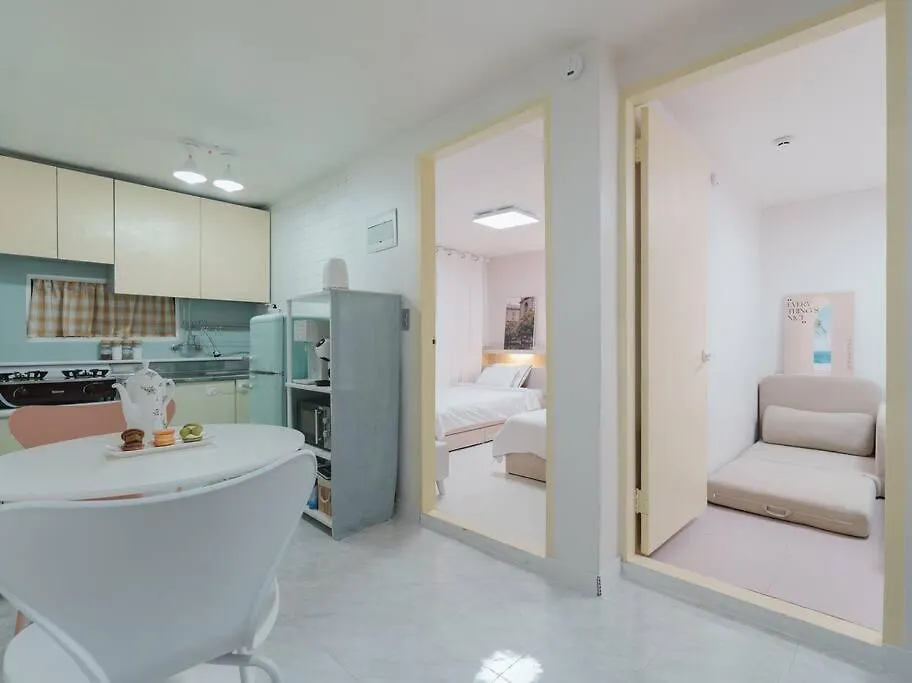 #3 Beds, 2 Rooms #Netflix Dongdaemun Lemon House سيول