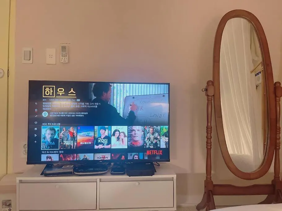 #3 Beds, 2 Rooms #Netflix Dongdaemun Lemon House سيول