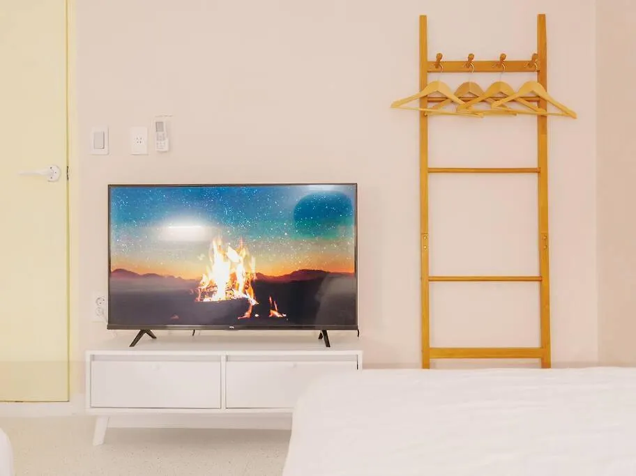 #3 Beds, 2 Rooms #Netflix Dongdaemun Lemon House سيول شقة