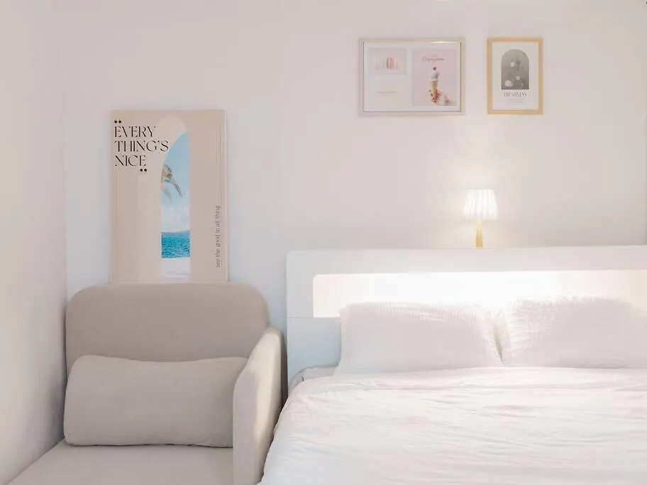 #3 Beds, 2 Rooms #Netflix Dongdaemun Lemon House Seul
