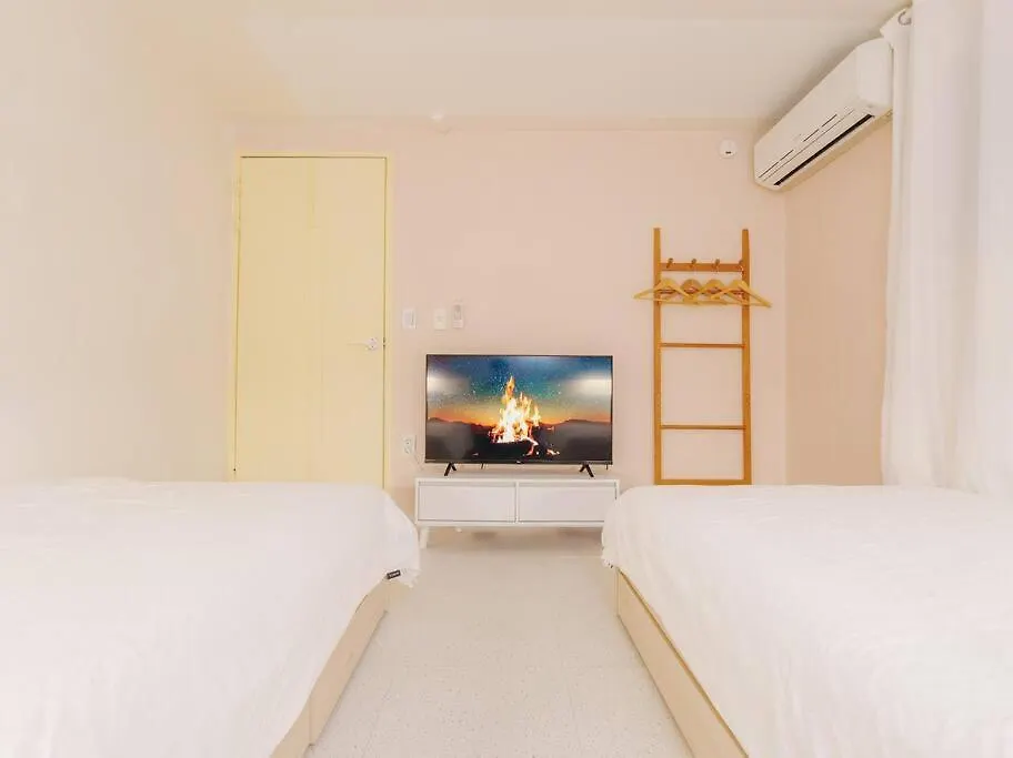 #3 Beds, 2 Rooms #Netflix Dongdaemun Lemon House Seul Daire