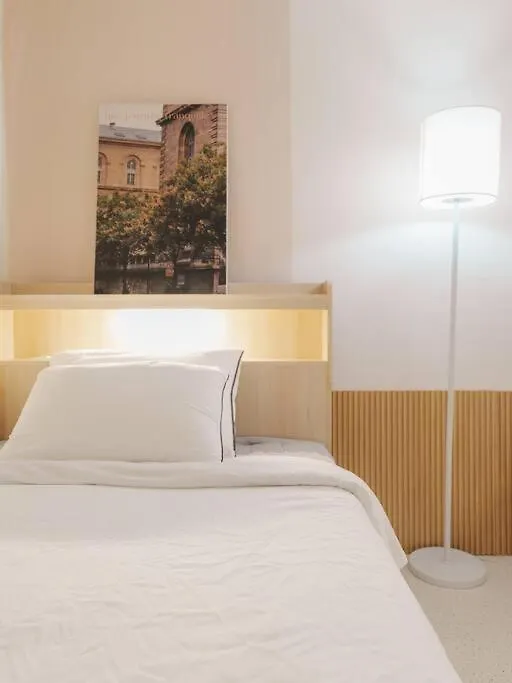 #3 Beds, 2 Rooms #Netflix Dongdaemun Lemon House Seul Daire